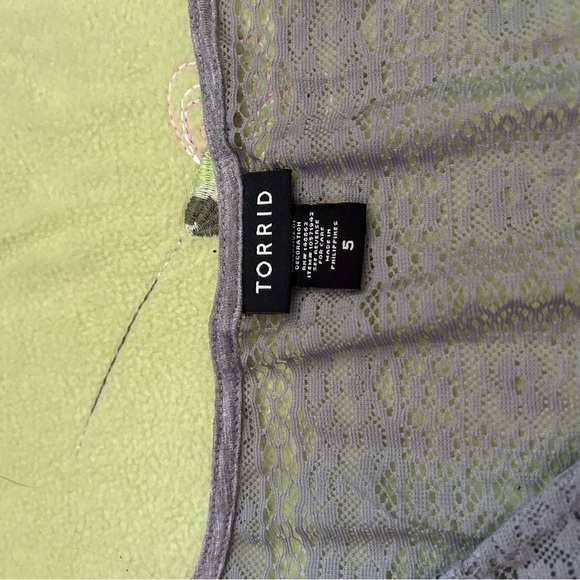 Grey, mid 2010’s does Y2K Sleeveless Blouse - Picture 2 of 6